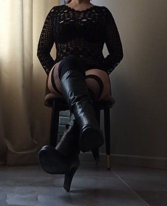 🌹 я индивидуалка из Москвы, и я здесь, чтобы сделать каждую встречу особенной и запоминающейся! Я креативная и чувственная, с опытом, которым с радостью поделюсь.
Мои услуги включают увлекательные массажи, страстные эротические игры и многое другое. Я экспериментирую и всегда готова найти что-то новое, чтобы доставить тебе удовольствие.
Мои фото 100% реальные, так что ты сразу увидишь, насколько я привлекательна и сексуальна. Мои клиенты говорят, что я разносторонняя и нежная, умеющая подарить настоящее наслаждение.
Я жду тебя в уютных апартаментах в центре Москвы, чтобы наша встреча стала ярким и незабываемым моментом. Будь уверен, со мной ты найдешь все то, о чем мечтал. 😘 14646, 39 лет